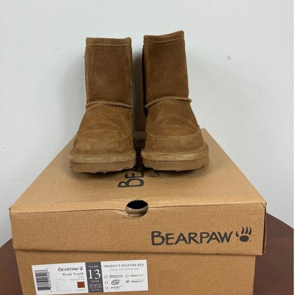 Bearpaw Brady Youth Unisex Genuine Shearling Lined Suede Boot Little Kid Size 13 - Picture 2 of 8